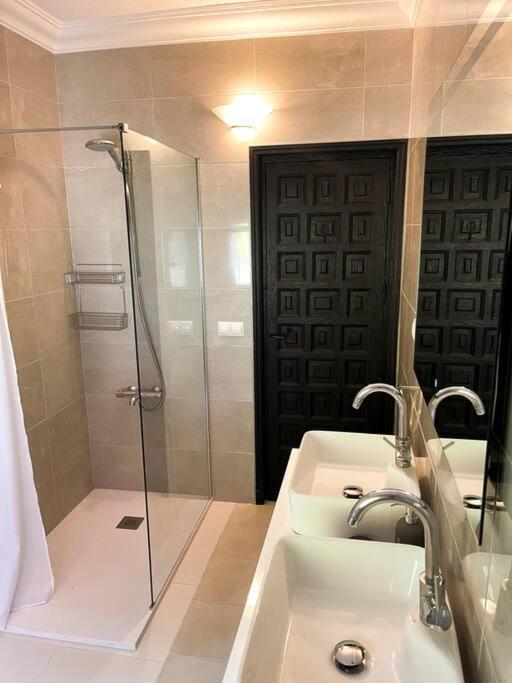 Villa Santa Cristina Cerca Del Mar Marbella Buitenkant foto